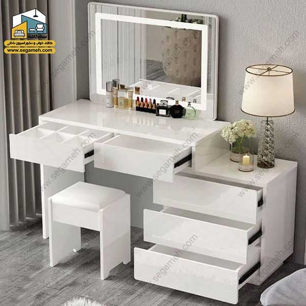 میز آرایش لامپ دار DMP202