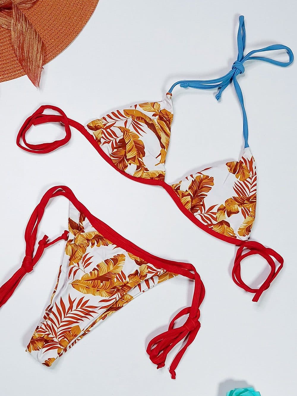 مایو زنانه شیک و زیبا دو تیکه طرح هاوایی سفید و زرد ( طلایی ) رنگ برند شین ( shein )