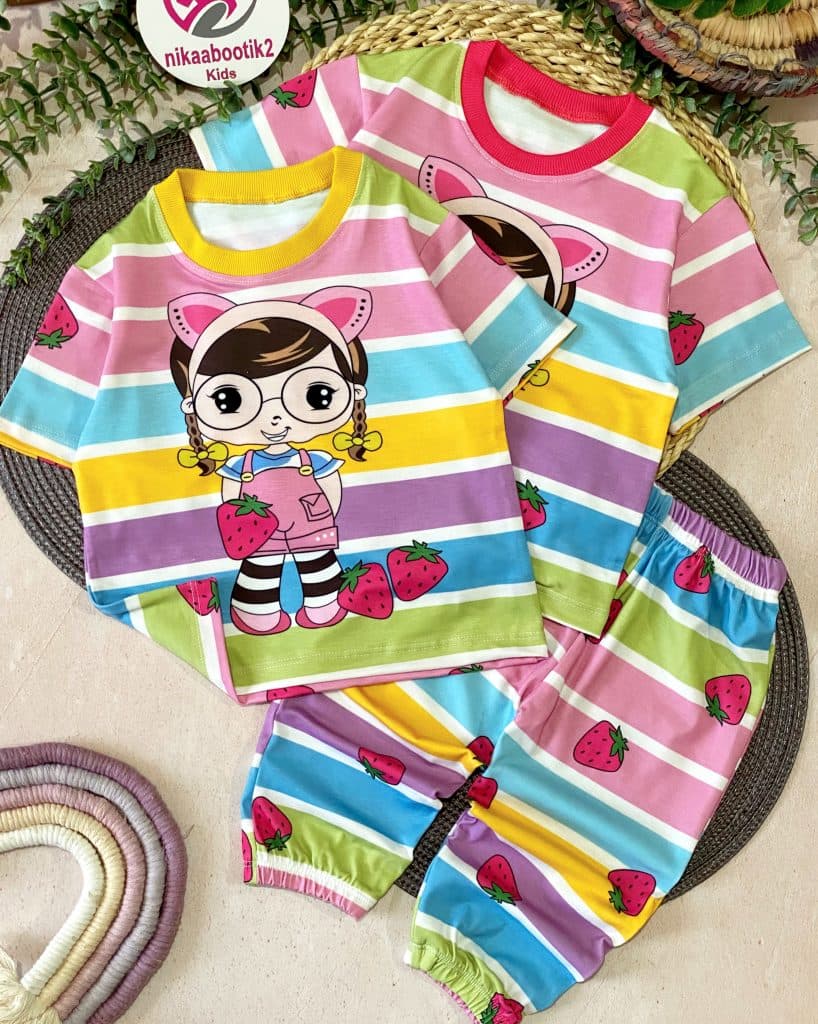 تیشرت شلوارک دختر توت فرنگی