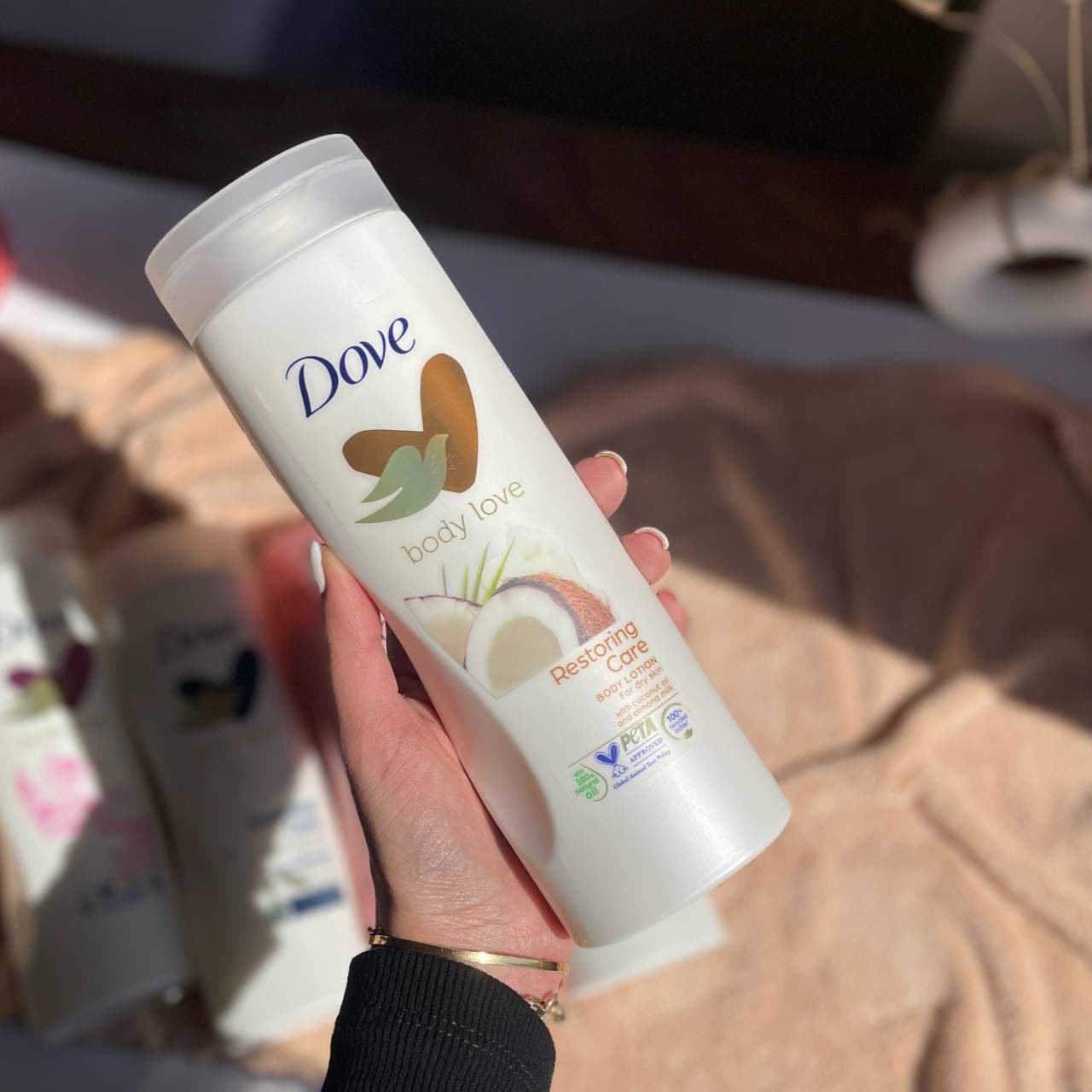 لوسیون بدن پوست خشک داو Dove مدل Restoring Care( 400 میل)