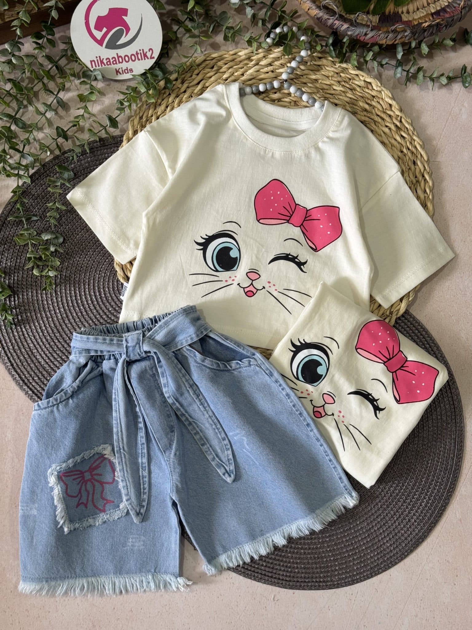 کراپ شلوارک چشمک