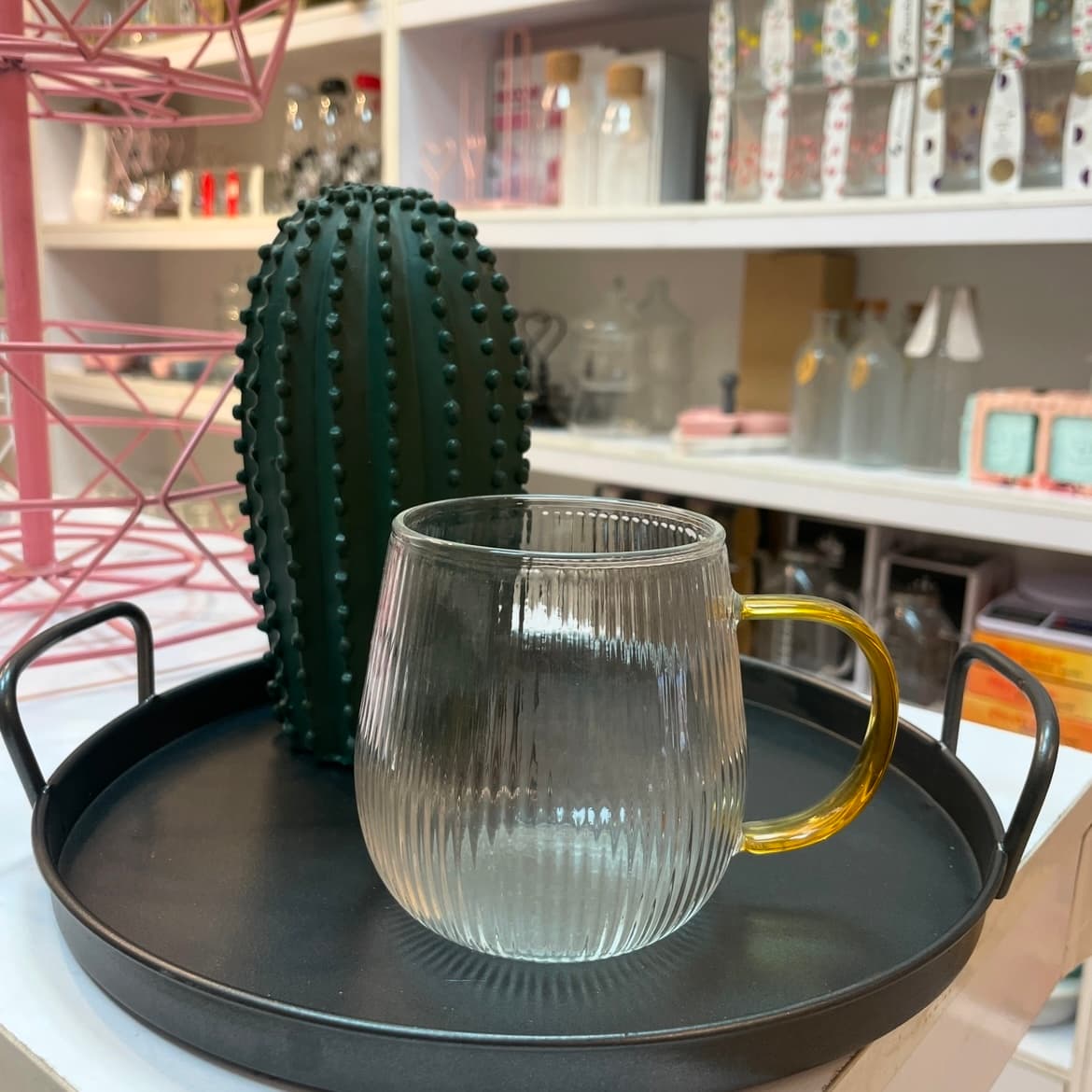 لیوان پیرکس دسته طلایی مدل راهراه