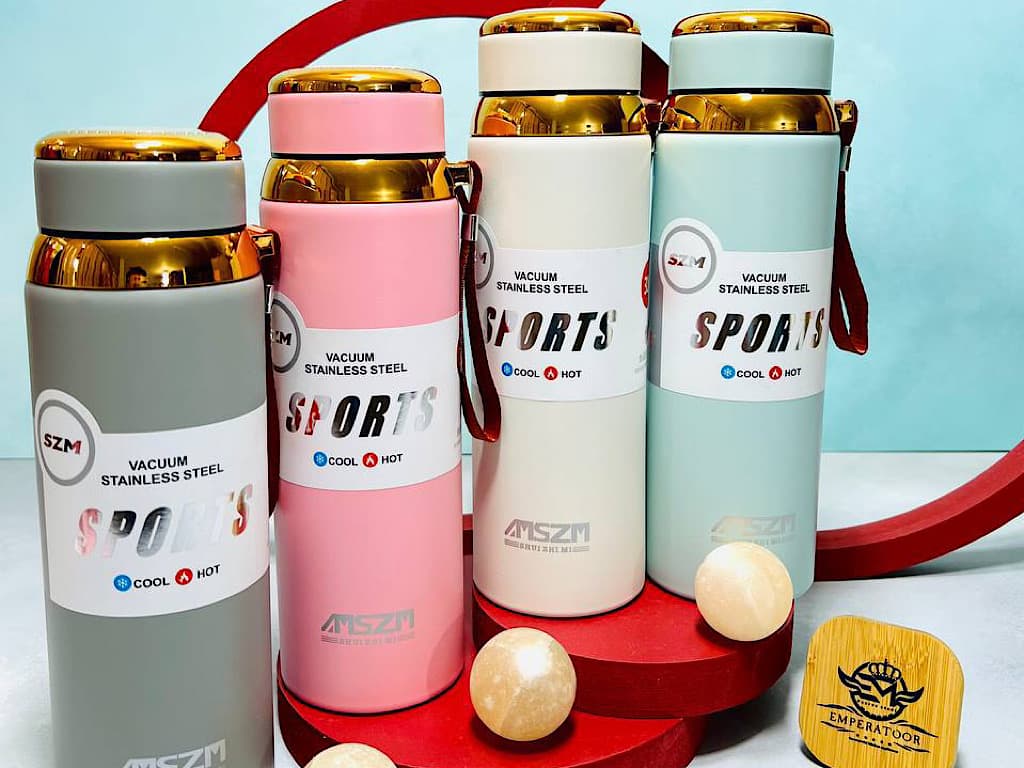 فلاسک استیل حجم 800 میلی لیتر دور طلایی به همراه توری صافی و بند دستی