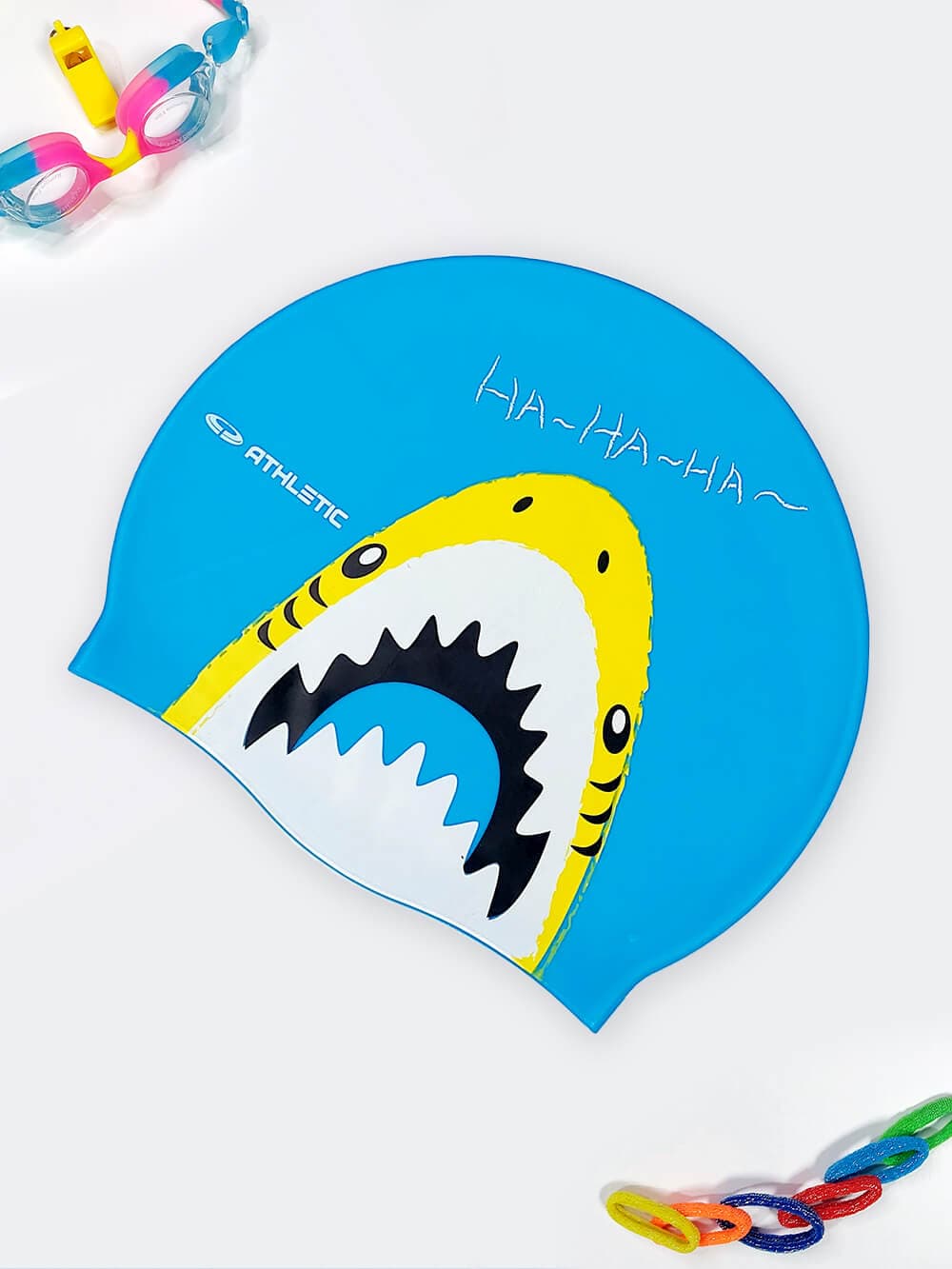 کلاه شنا بچگانه آبی رنگ طرح کوسه برند اتلتیک ( Athletic ) از جنس سیلیکونی