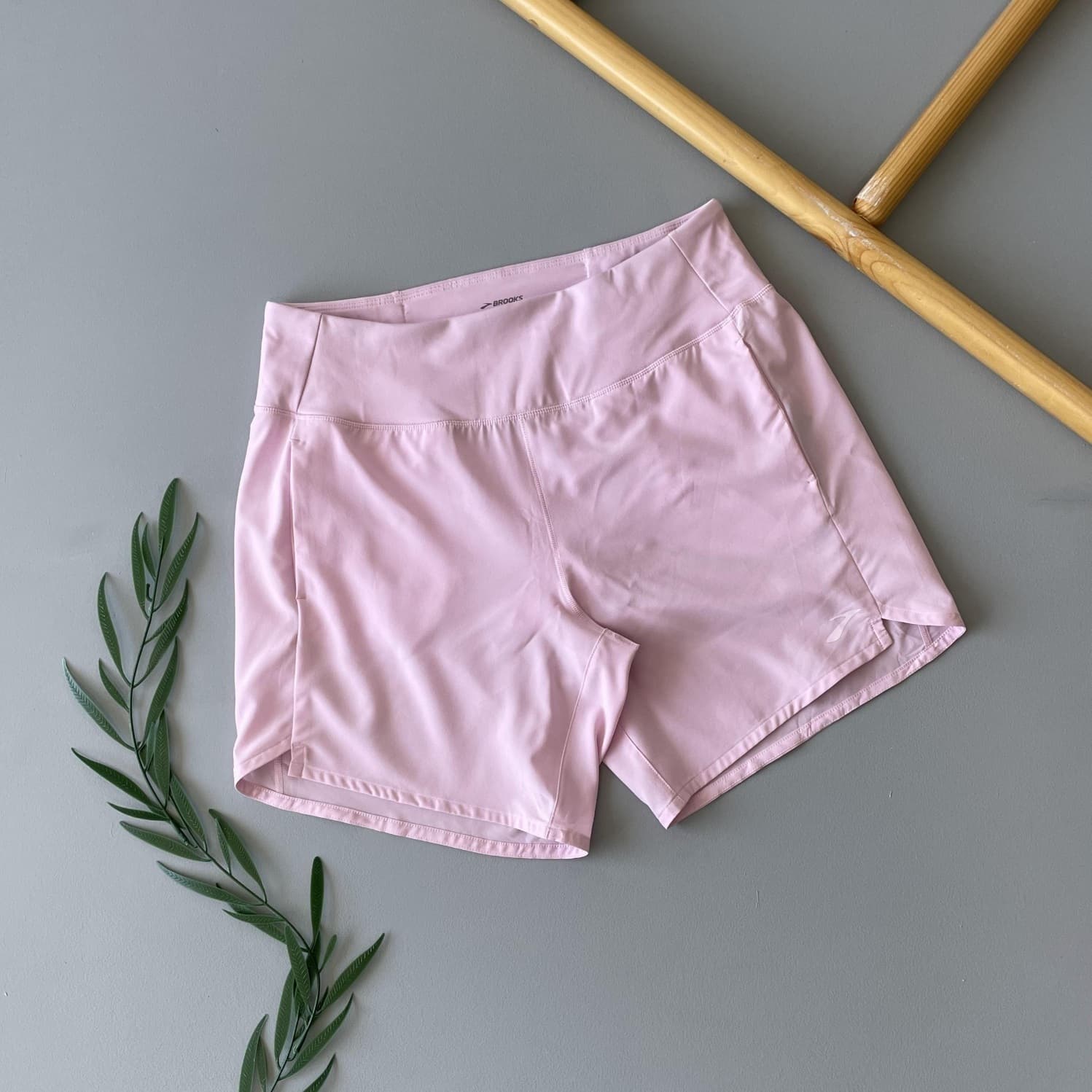 شورت ورزشی زنانه برند BROOKS