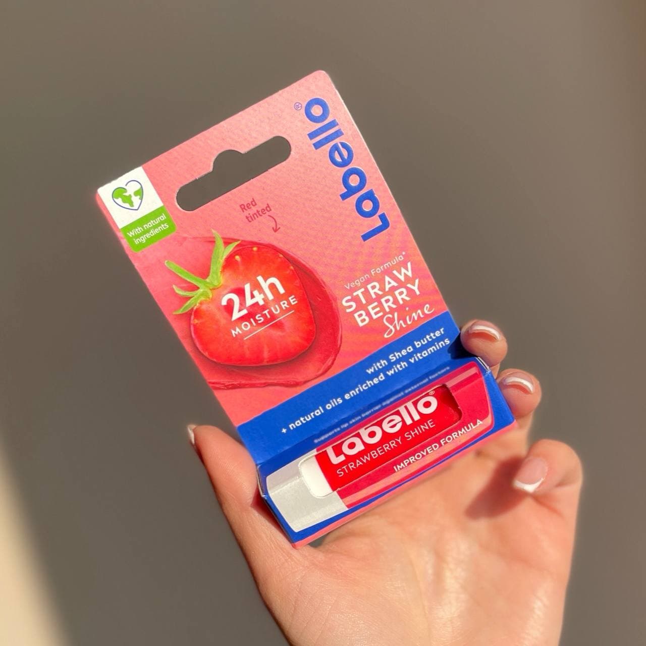 بالم لب لابلو Labello با رایحه ی توت فرنگی