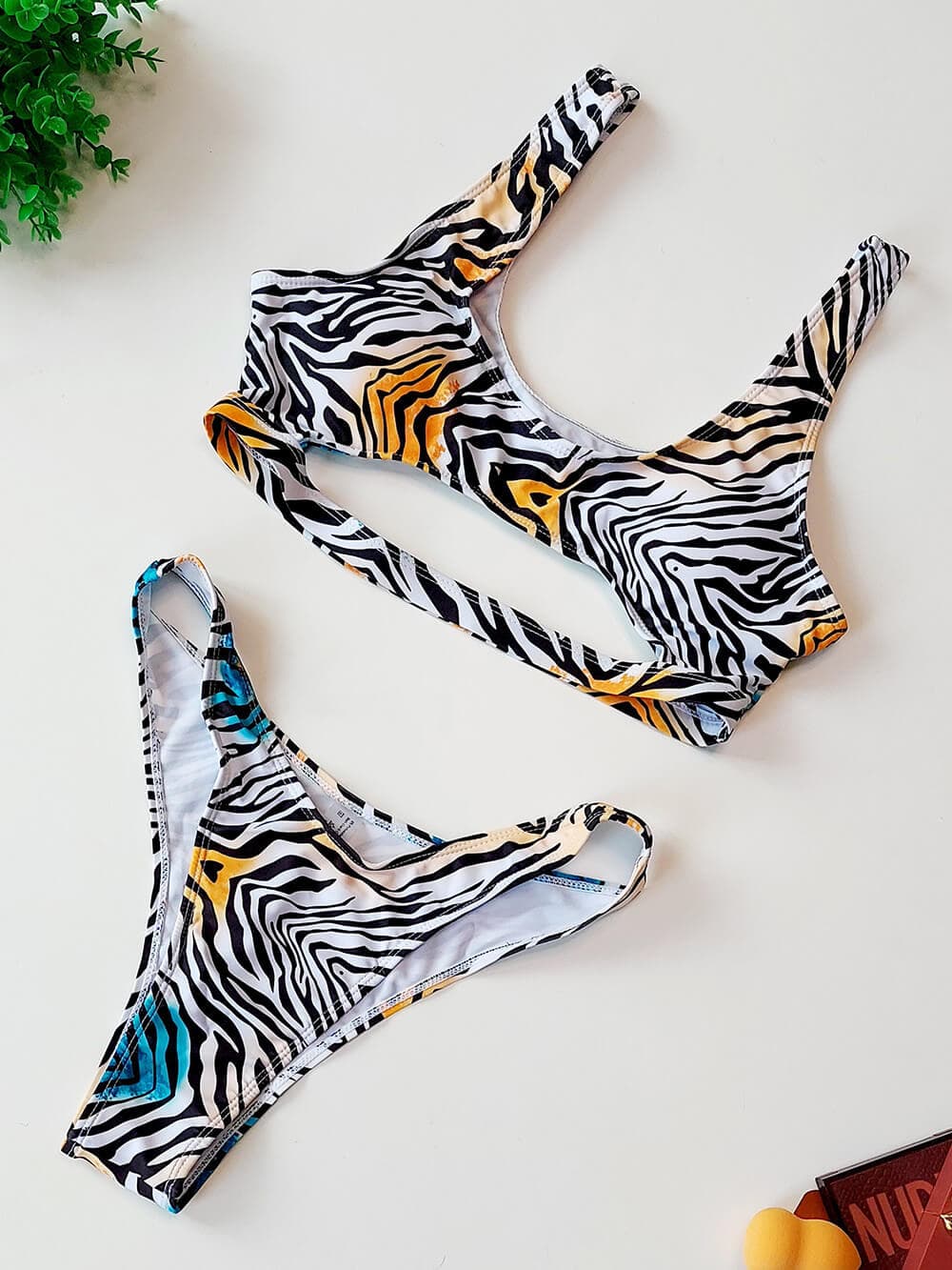 مایو زنانه خاص و شیک طرح ببر برند شین ( shein ) کاپدار متحرک برای استخر