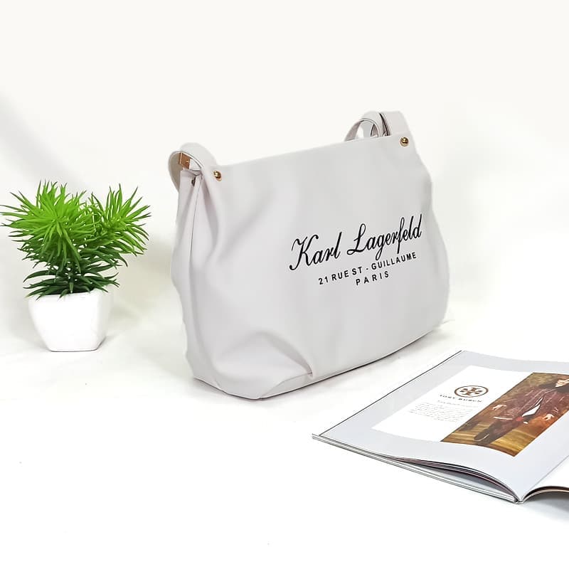 کیف دوشی مدل کارل لاگرفلد