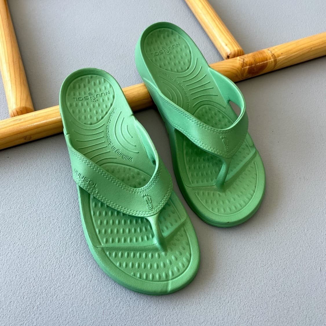 دمپایی استخری برند NUUSOL