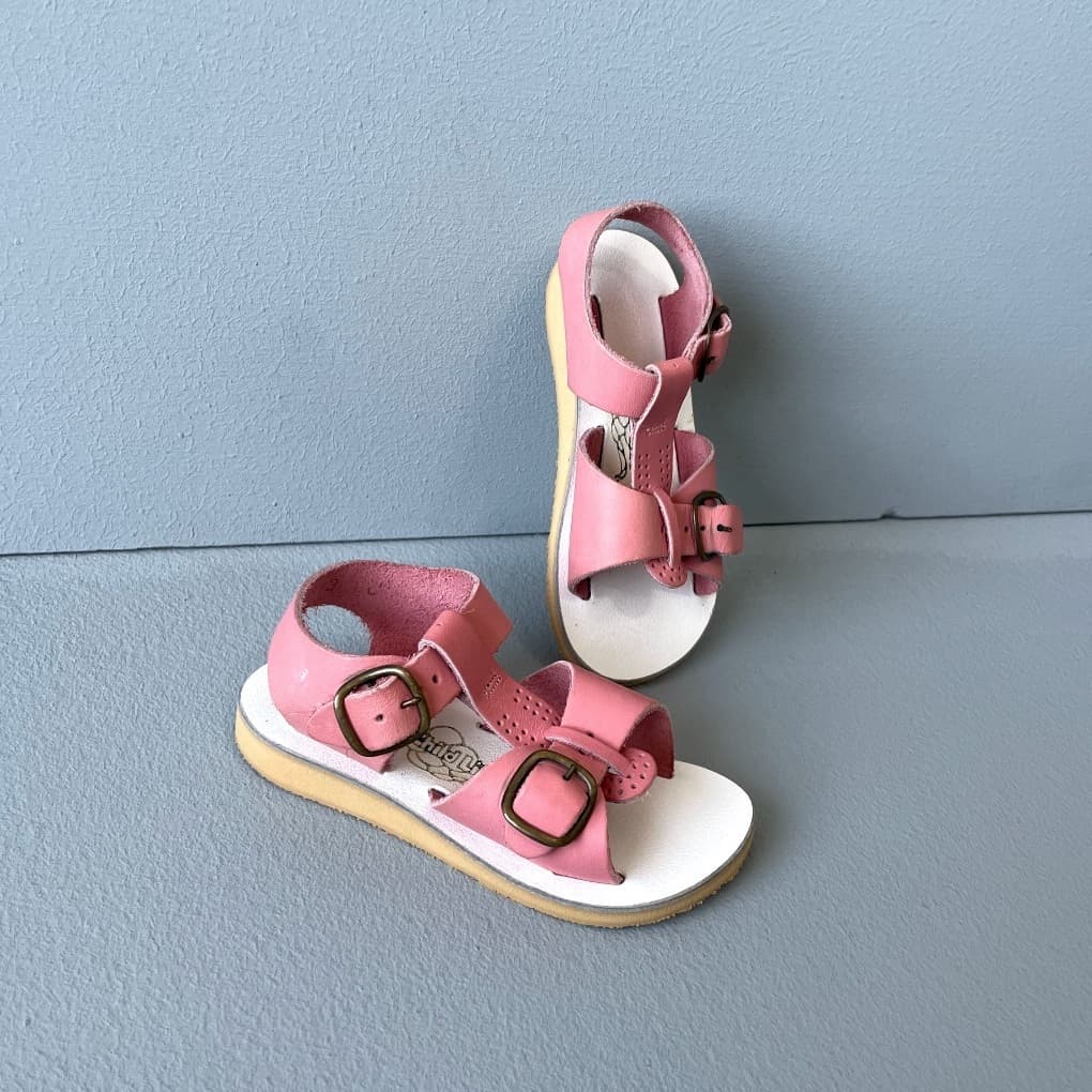 صندل دخترانه برند CHILD LIFE