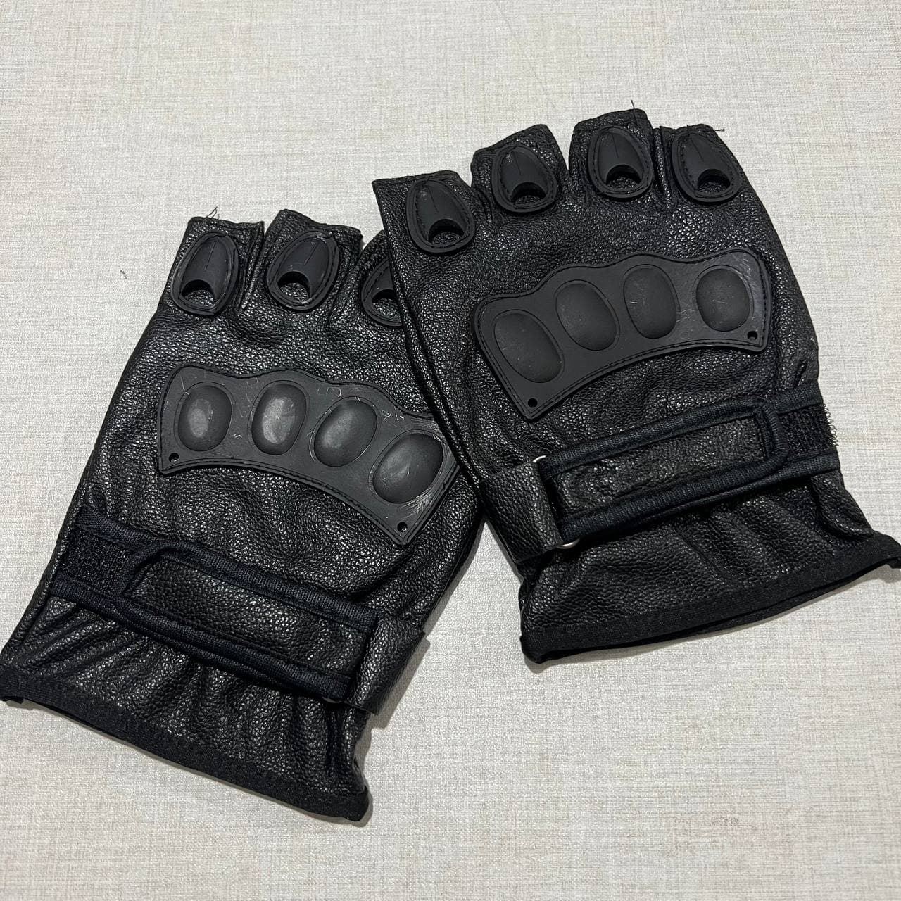 دستکش بدنسازی چرمی کد ۸۳۴۴