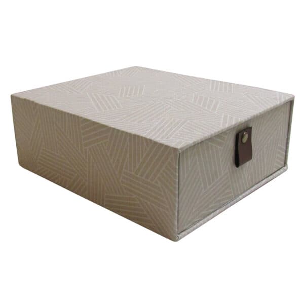 ماتیاس جعبه کشویی طرح خطوط سفید