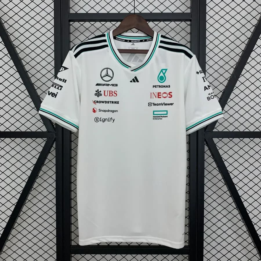 لباس فرمول یک مرسدس 2025 سفید