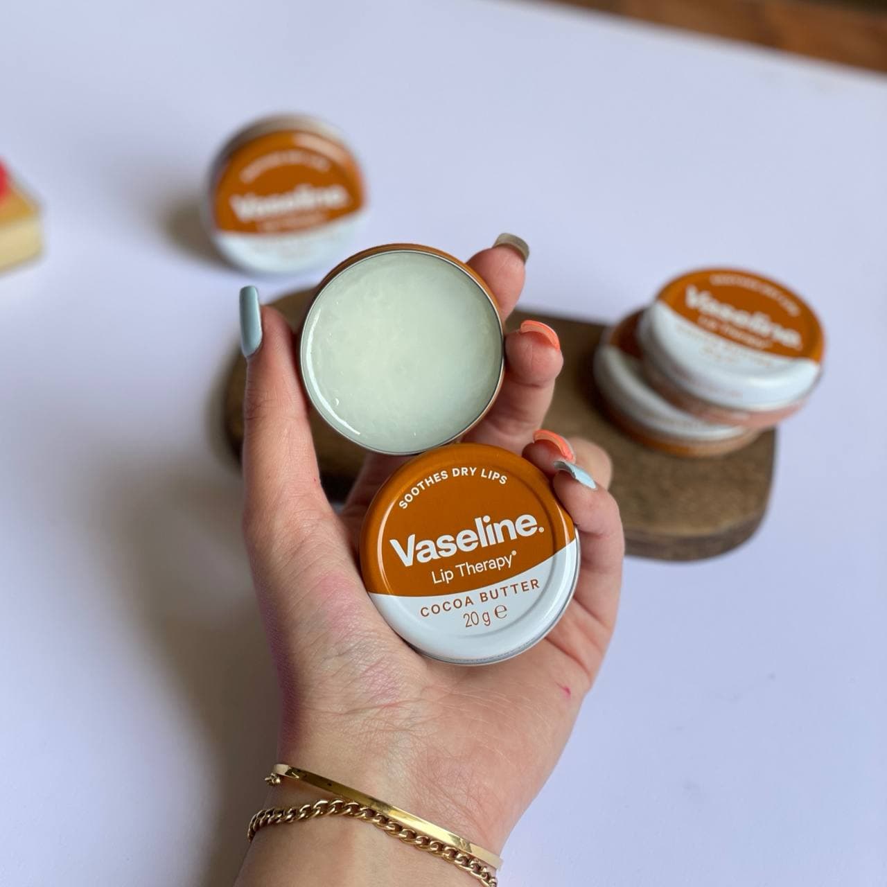 بالم لب کاسه ای وازلین رایحه کره کاکائو