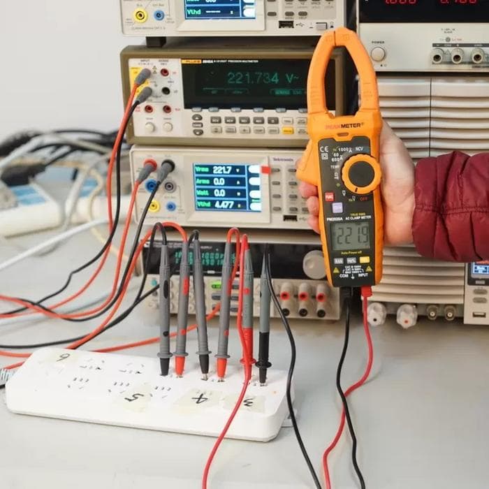 کلمپ متر دیجیتال PM2028B