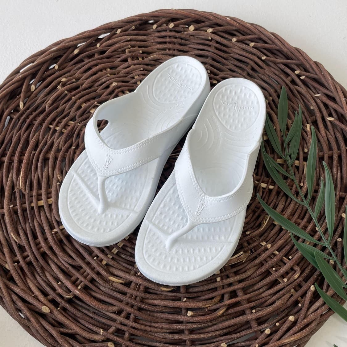 دمپایی استخری برند NUUSOL