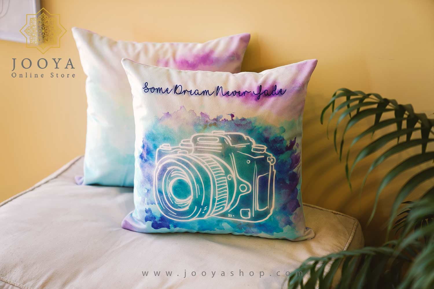 کاور کوسن دوربین رنگی