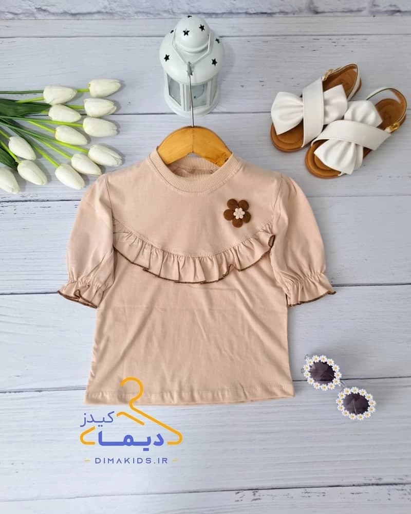 تیشرت آستین چین دار کرم طرح تک گل برجسته