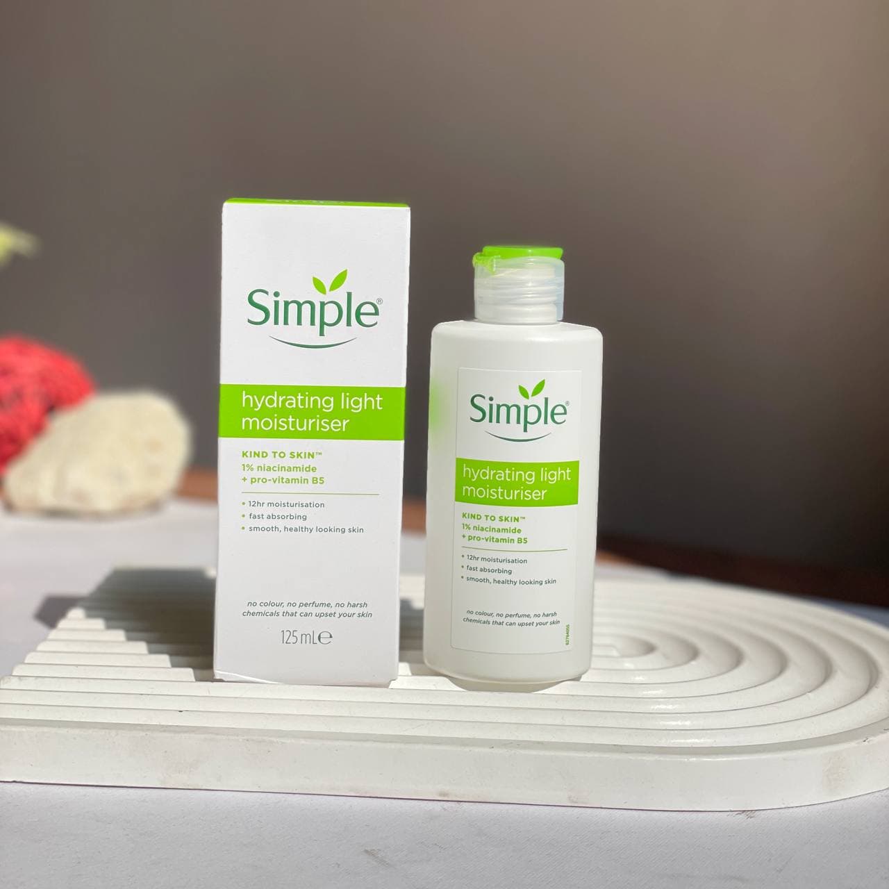 کرم مرطوبکننده و آبرسان سیمپل مدل Light