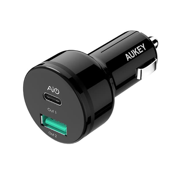 شارژر فندکی آکی مدل CC-Y9 با پورت Type-C