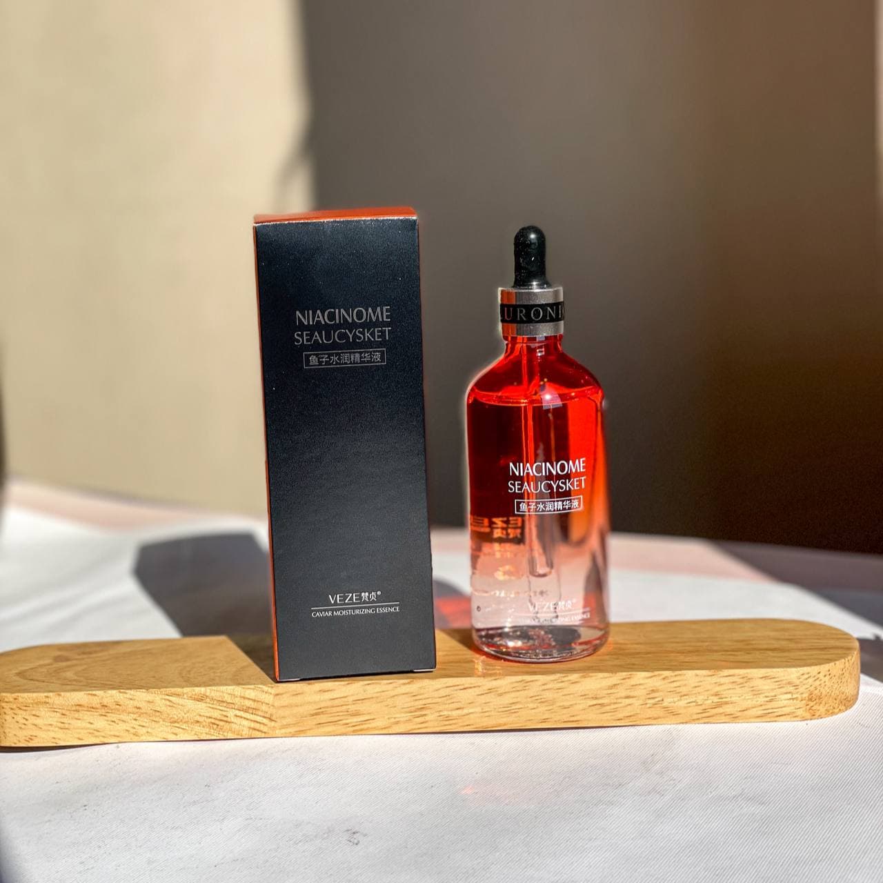 سرم جوانساز خاویار ونزن